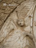 Avinyonet del Penedés. Monasterio de Sant Sebastià dels Gorgs. Angel sosteniendo la mandorla