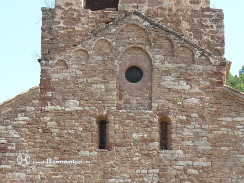 Castellnou de Bages. San Andrés. Detalle del hastial occidental