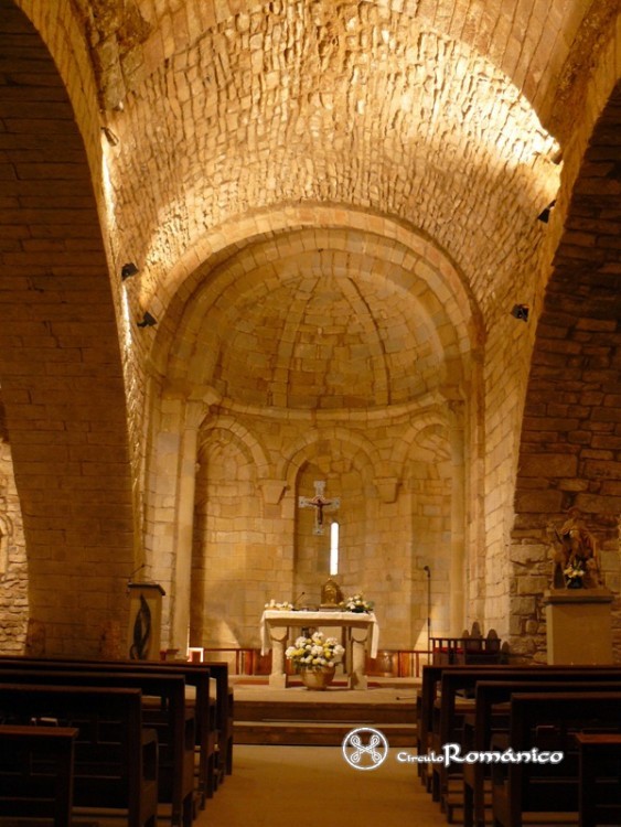 Mura. San Martí. Interior de la cabecera (s.XII)