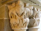 Sant Fruitós del Bages. Sant Benet del Bages. Capiteles zoomorfo y vegetal