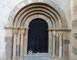 Sant Feliu Sasserra. Portada de la iglesia de Sant Feliu (XII)