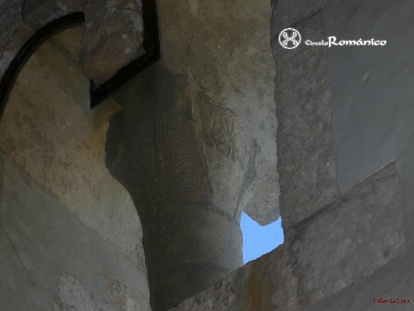 Sant Miquel d'Olèrdola. Sant Miquel d´Olèrdola. Detalle de la columna