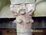 Vic. Catedral de San Pedro. Capitel vegetal con volutas