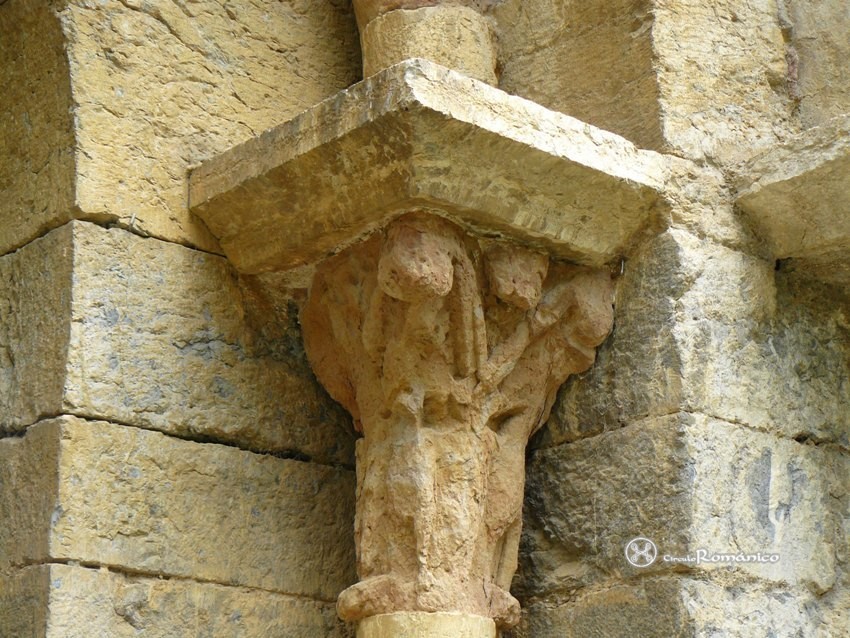 Camprodon. Sant Pere. Capitel sur: decoración vegetal