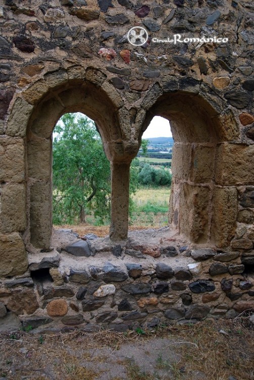Cruilles. San Miguel. Detalle de ventana