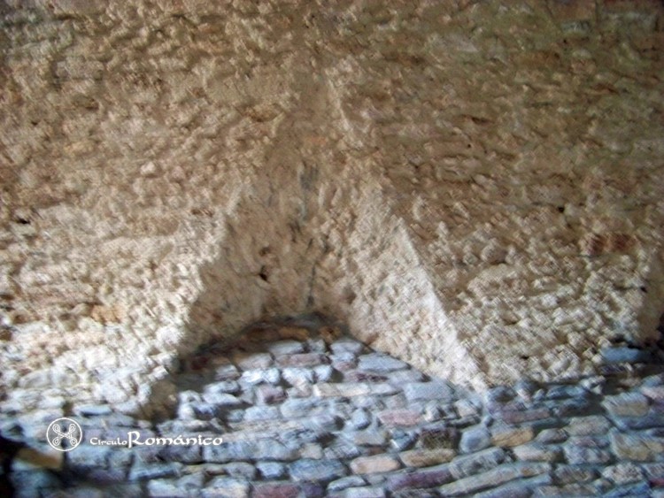 Montellà. Sant Genis. Detalle de la bóveda de arista