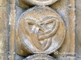 Porqueres. Santa Maria. Medallon de nudo de triqueta o de la Eternidad (celta)