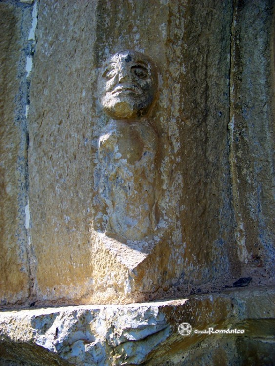 Saga. Santa Eugenia. Personaje desnudo