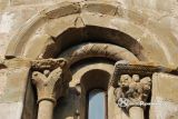 Sant Salvador de Bianya. San Salvador. Detalle de la ventana