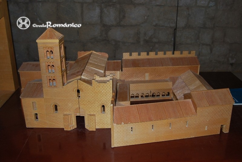 Vilabertran. Monasterio de Santa Maria.Maqueta del lado oeste