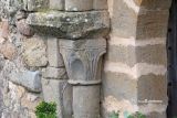 Biosca. Sant Pere de Sesserra. Capitel vegetal del lado izquierdo