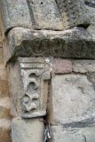 Biosca. Sant Pere de Sesserra. Restos de elementos vegetales del capitel derecho