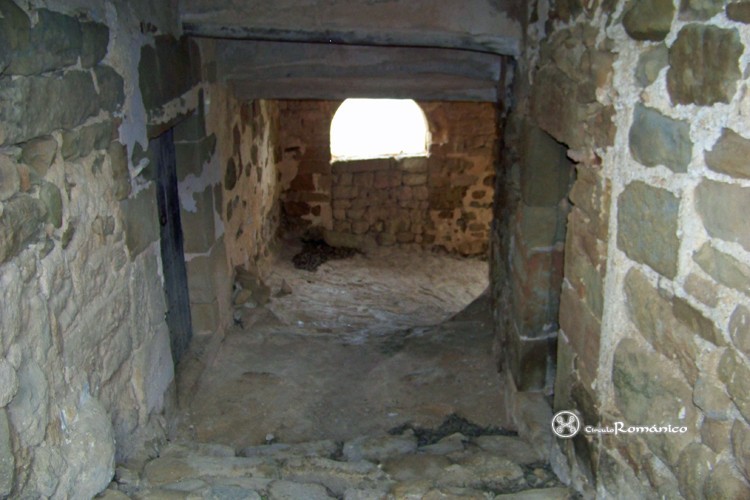 Castell de l´Aguda. Santa María. Interior