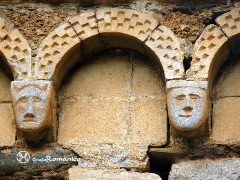 Isil.San Joan.Mensulas figuradas