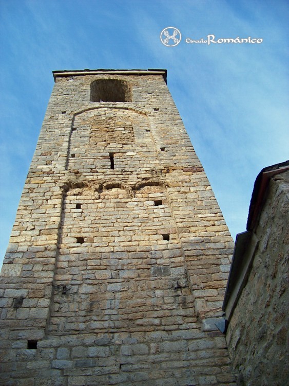 Nerella. Santa Eugenia. Torre campanario