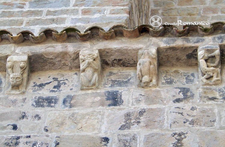 Solsona. Santa María. Canecillos figurados
