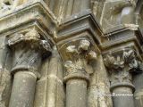 Alcántara. Santa María de Almocóvar. Capiteles vegetales del lado izquierdo