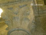 Bergondo. San Salvador. Capitel con decoración vegetal