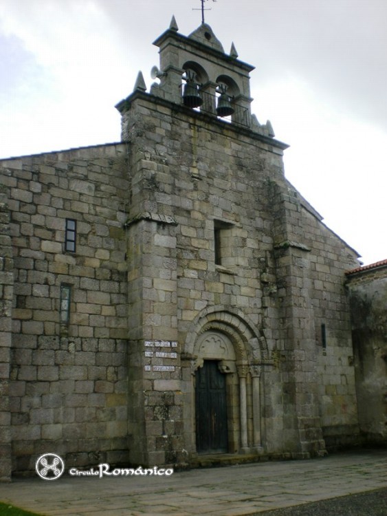 Bergondo. San Salvador. Exterior. Fachada Pies