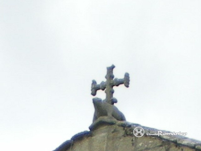 Bergondo. San Salvador. Exterior. Cabecera. Cruz latina