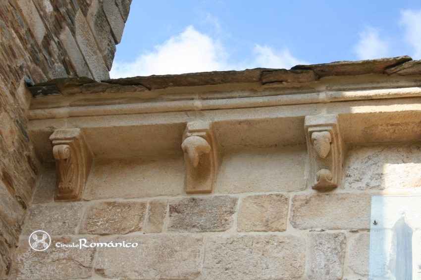 Atán. San esteban. Fachada sur, canecillos