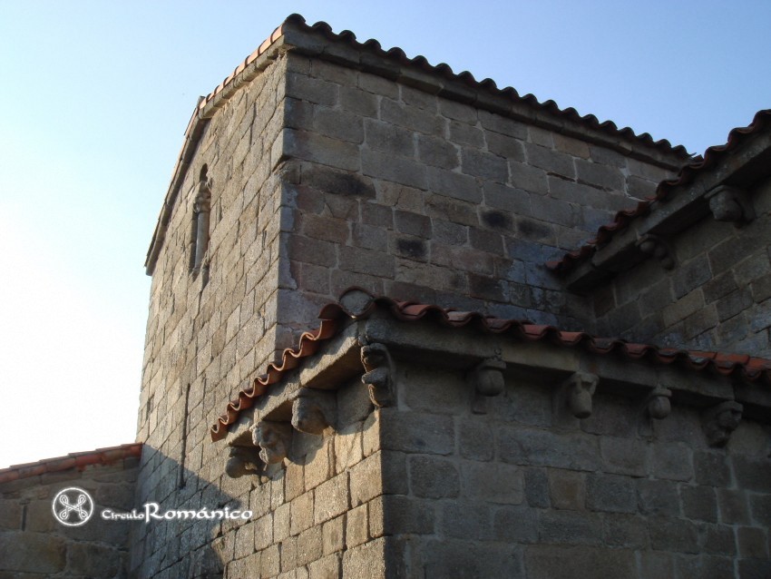 Cangas. San Fiz. Canecillos 