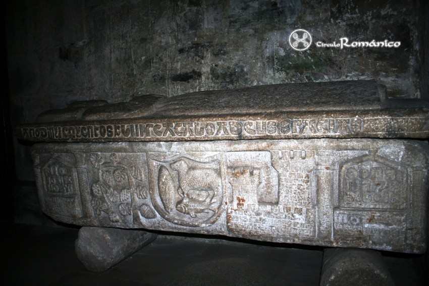 Meira. Santa Maria. Interior, sepulcro