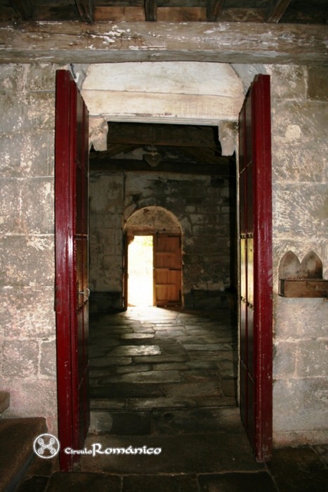 Novelúa. San Cristobal. Portico
