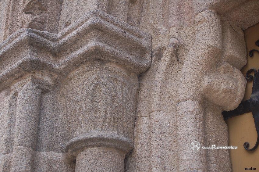 Sarria. San Salvador. Capitel vegetal
