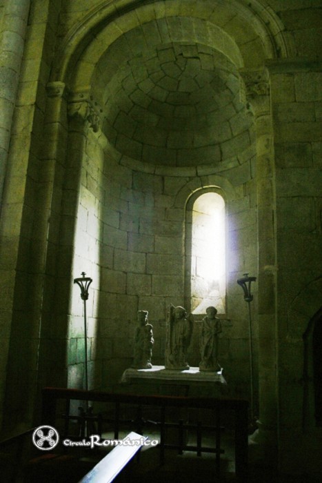 Vilar de Donas. San Salvador. Interior. Capilla lateral