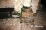 Vilar de Donas. San Salvador. Interior, basa con decoracion vegetal