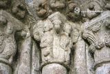 Vilar de Donas. San Salvador. Capitel con figuras humanas