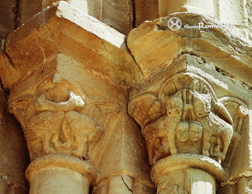 Aberin. San Juan Bautista. Capiteles con decoración zoomorfa