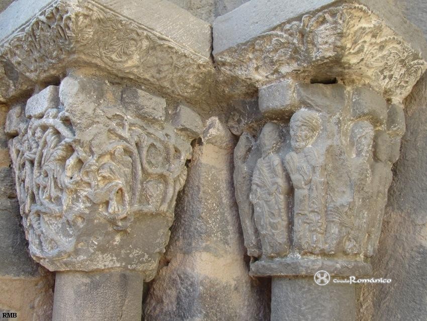 Arce. Santa María. Capiteles del lado izquierdo de la portada