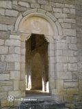 Eusa. San Esteban (hoy Santa María). Entrada lateral a la galería