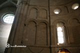 Irache. Santa María la Real. Interior. Cabecera. Paramento decorado con arcos, arcos ciegos y óculos