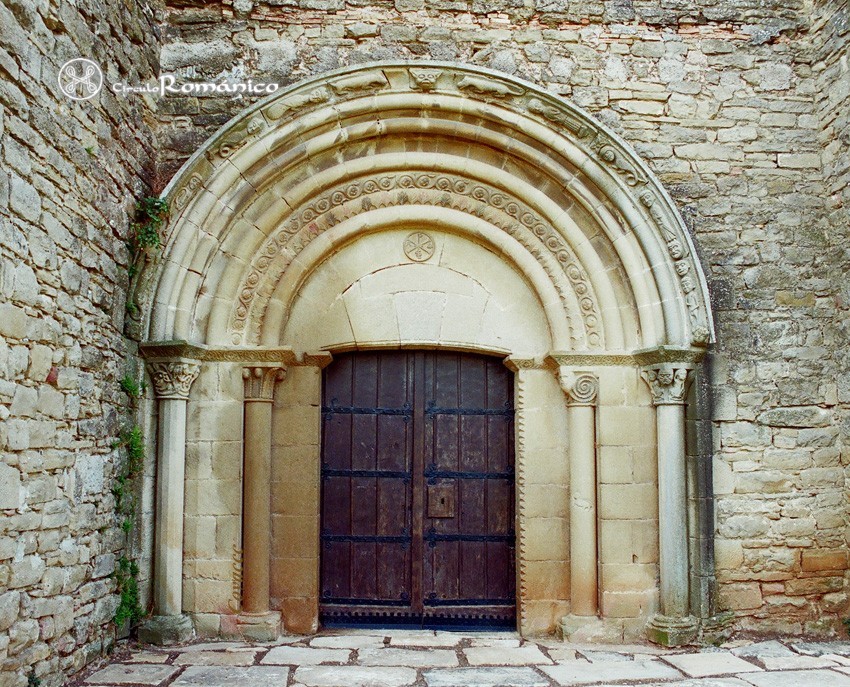 Olcoz. San Miguel. Pórtico