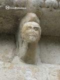 Zamarce. Santa María de Zamarce. Canecillo. cabeza humana