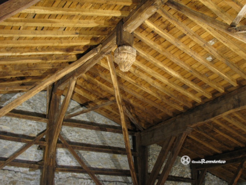 Zumárraga. Ermita de La Antigua. Detale del maderamen del techo
