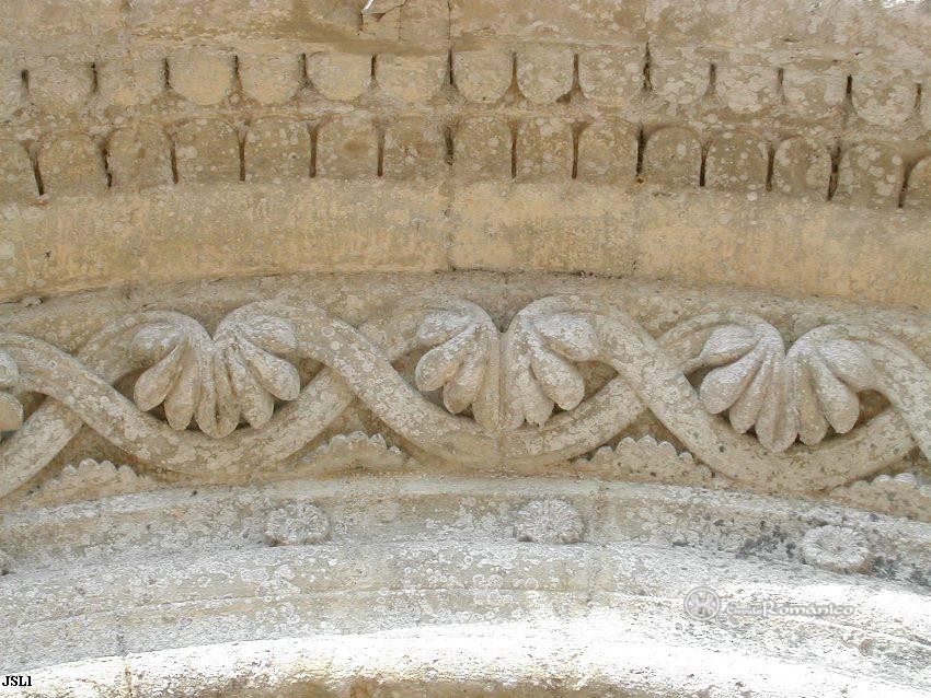 Castelviel. Notre Dame. Detalle de palmetas vegetales