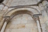 Berson. Saint Saturnin. Entrepaño con decoración de arco de medio punto ciego