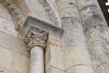 Berson. Saint Saturnin. Detalle de capitel vegetal