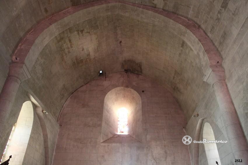 Puisseguin. Saint Pierre. Vano de medio punto abocinado