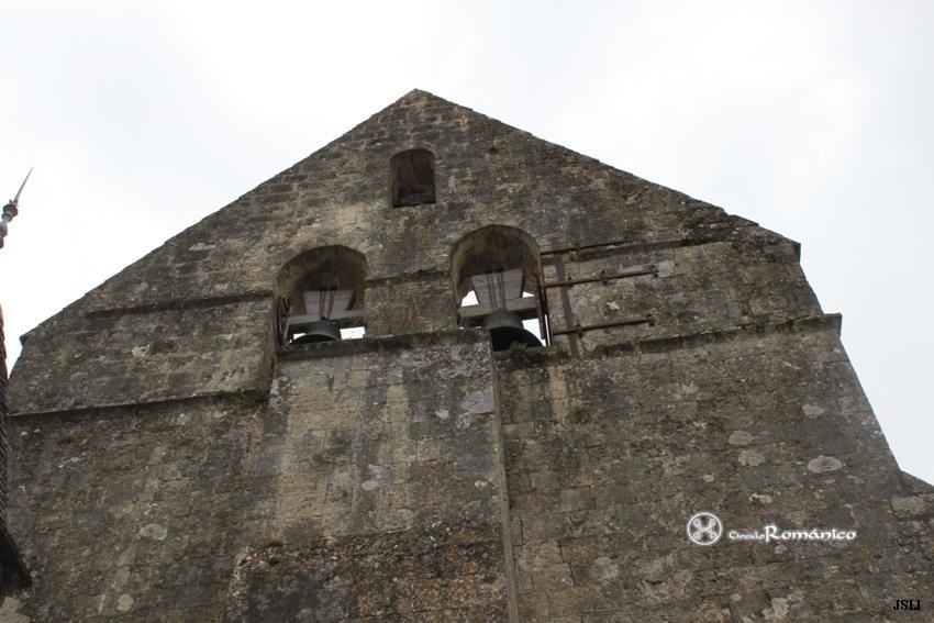 Romagne. Saint-Vivien. Espadaña