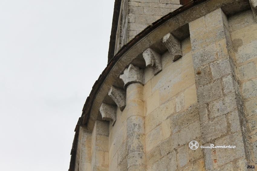 Saint Vincent de Pertignas. Saint Vincent. Canecillos zoomorfos y capitel vegetal