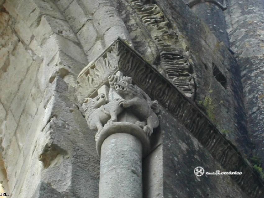 Sauve. La. La Sauve- Majeure. Capitel con lucha de leones
