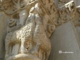 Targon. Saint Romain. Capitel con cuadrúpedos