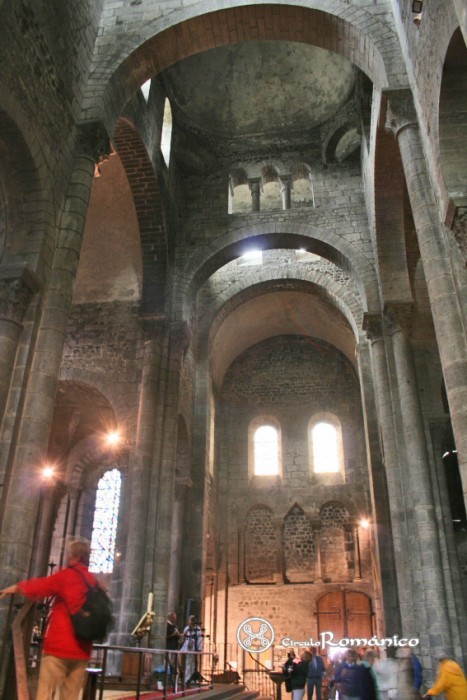 Orcival. Notre Dame. Transepto