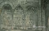 Orcival. Notre Dame. Arquería ciega