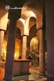 Orcival. Notre Dame. Baptisterio en el nartex